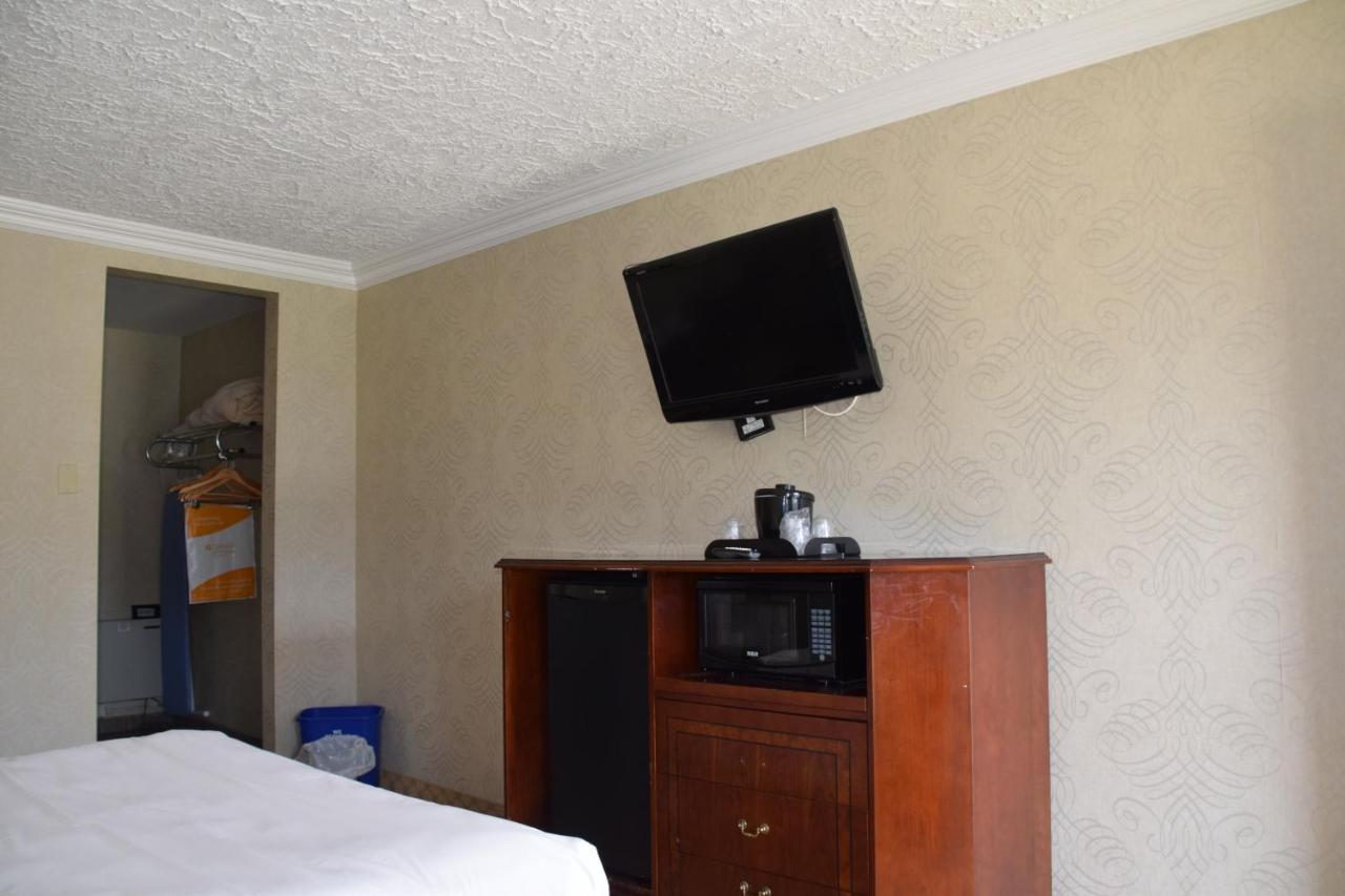 Festival Courtyard Inn Stratford Exterior foto